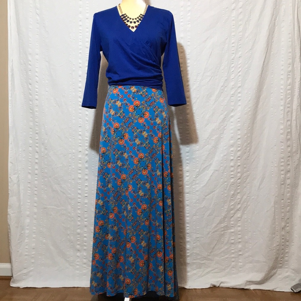 Long maxi skirt